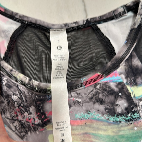 Lululemon Cropped Top NWOT - Picture 3 of 8